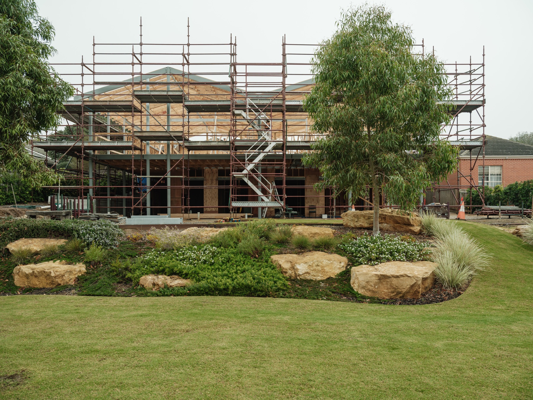 Lichen Grove, Highton — view from the garden, frame complete