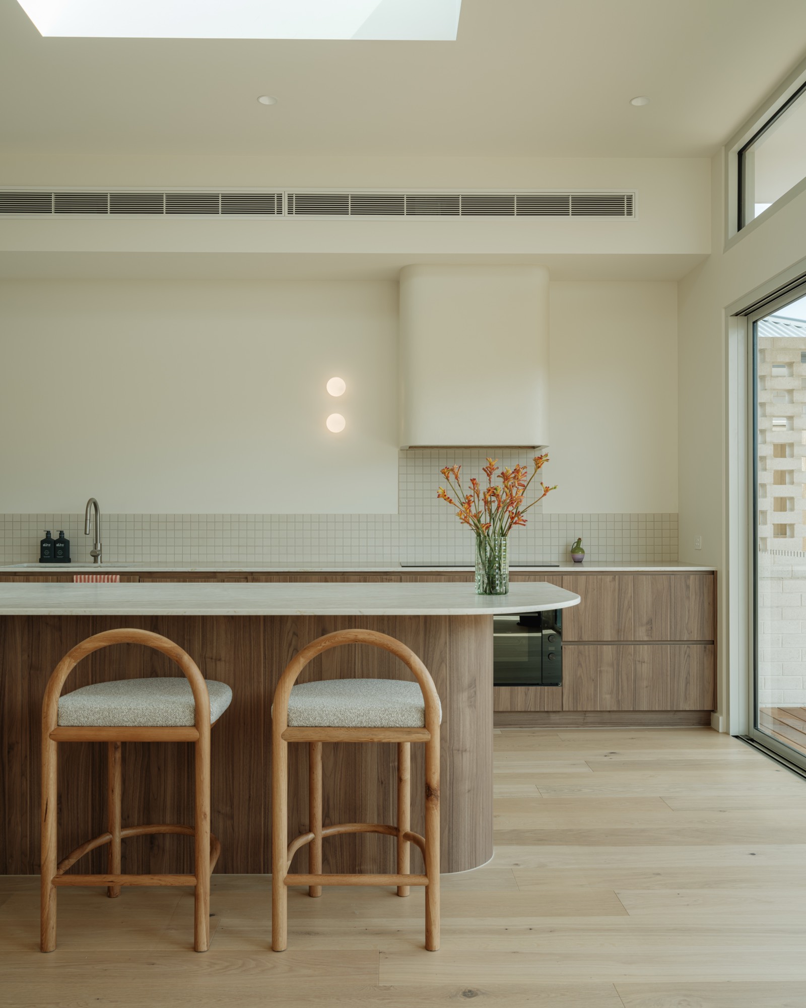 Shorebreak Way — kitchen, threshold view