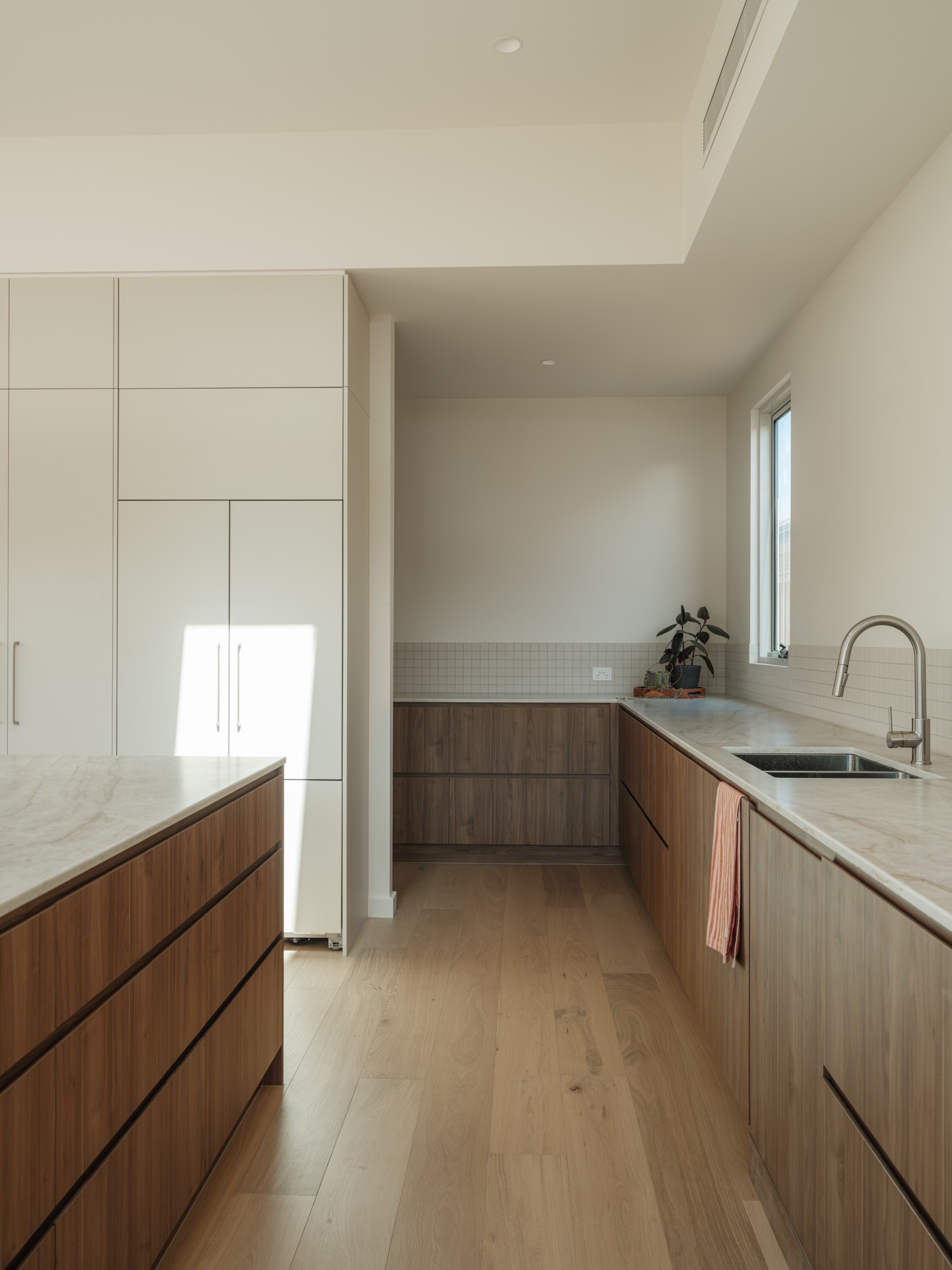 Shorebreak Way — scullery