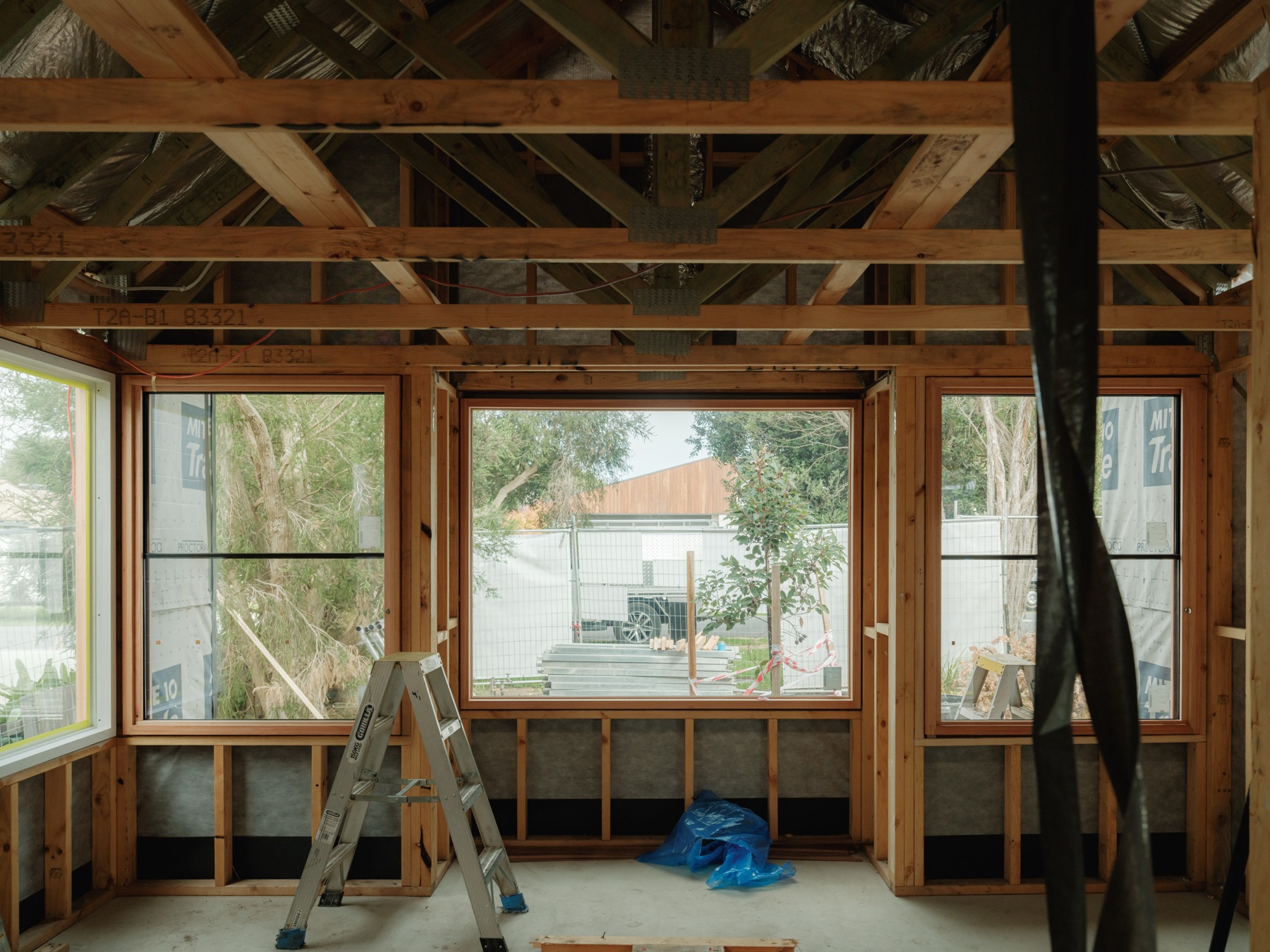Sara St — interior, windows set into the frame