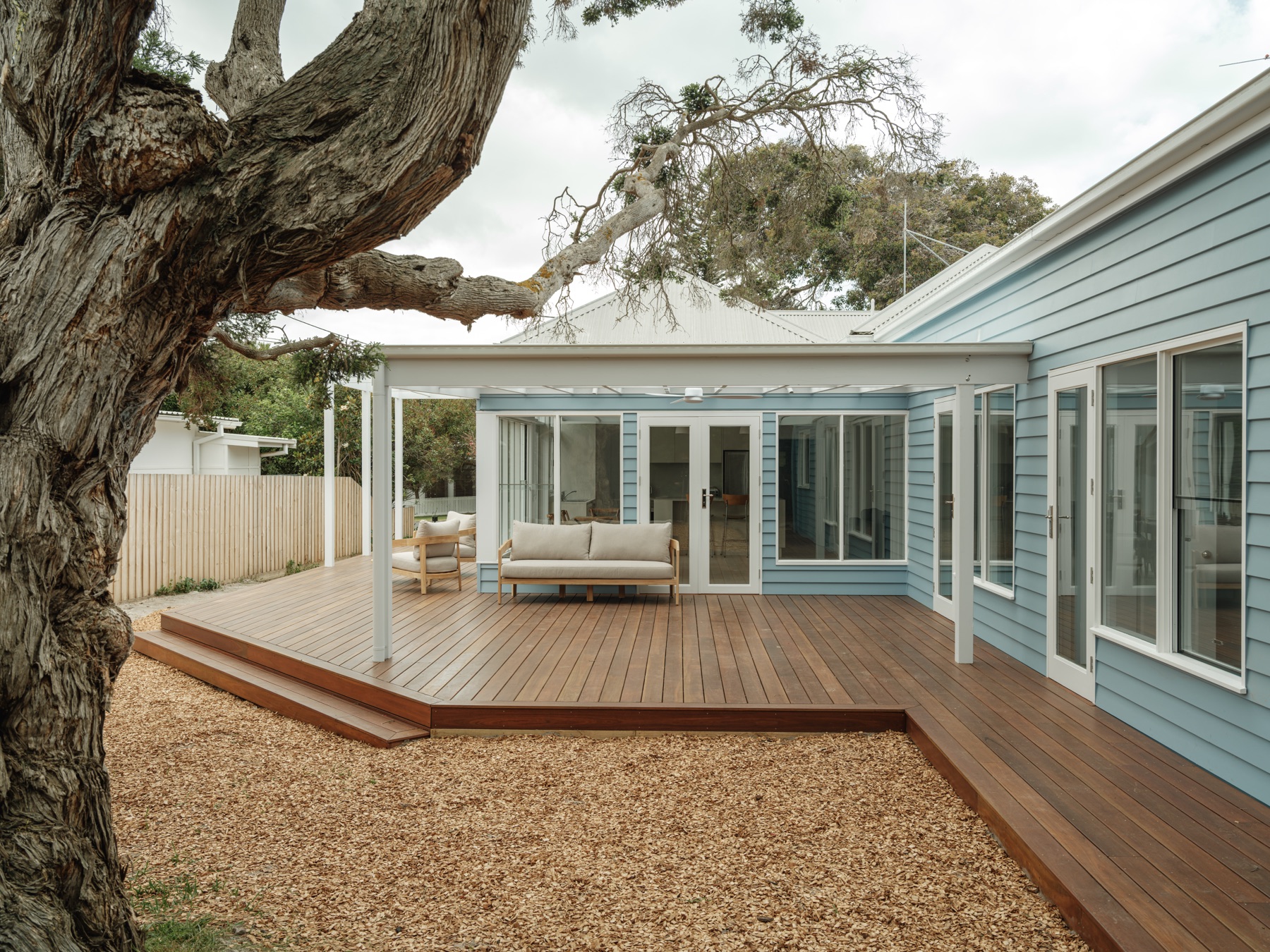 Wincanton — dining room, opening to the deck
